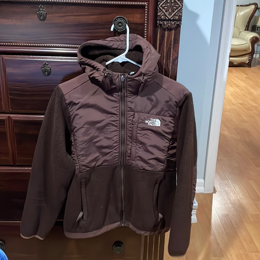 Women’s The North Face Jacket size M color Brown used excellent condition